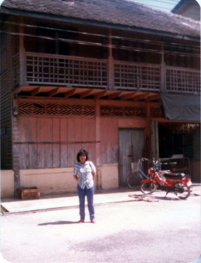 mom-in-front-of-my-birth-house-in-songkla